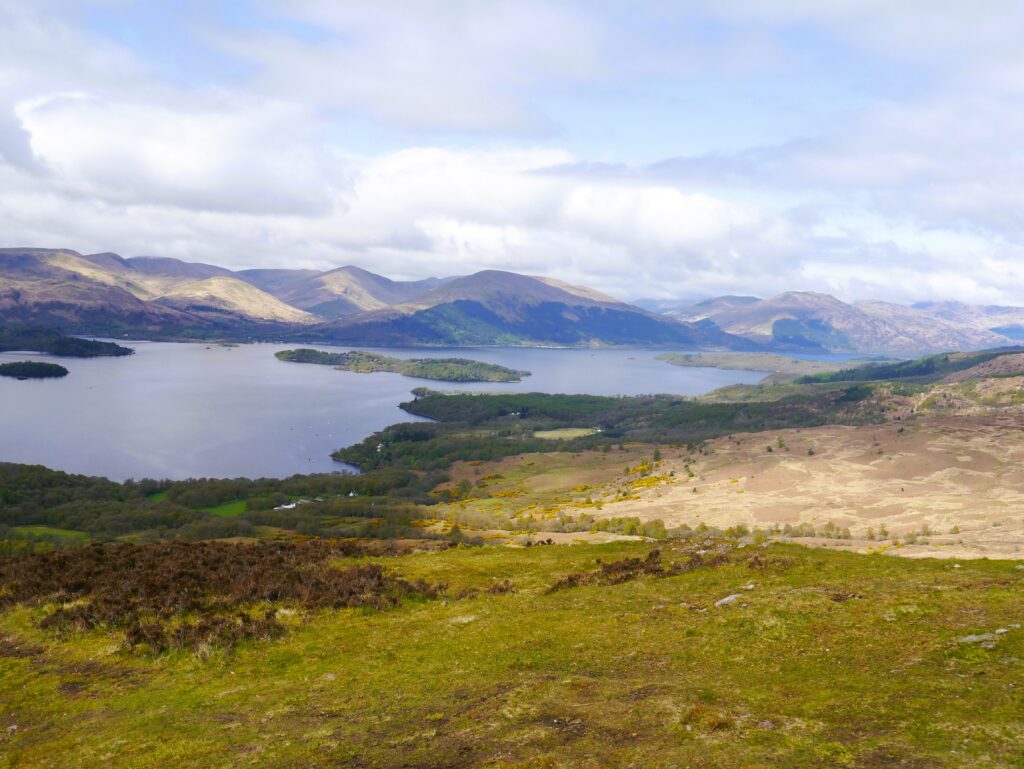 Landschaft in den schottischen Highlands bei Loch Lomond